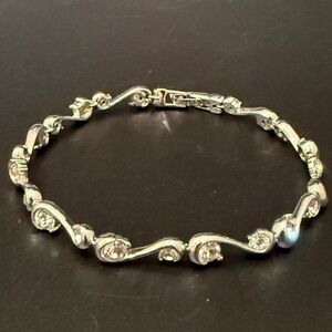 NADRI Silver-tone CZ Cubic Zirconia Link Chain Bracelet 8.6g.